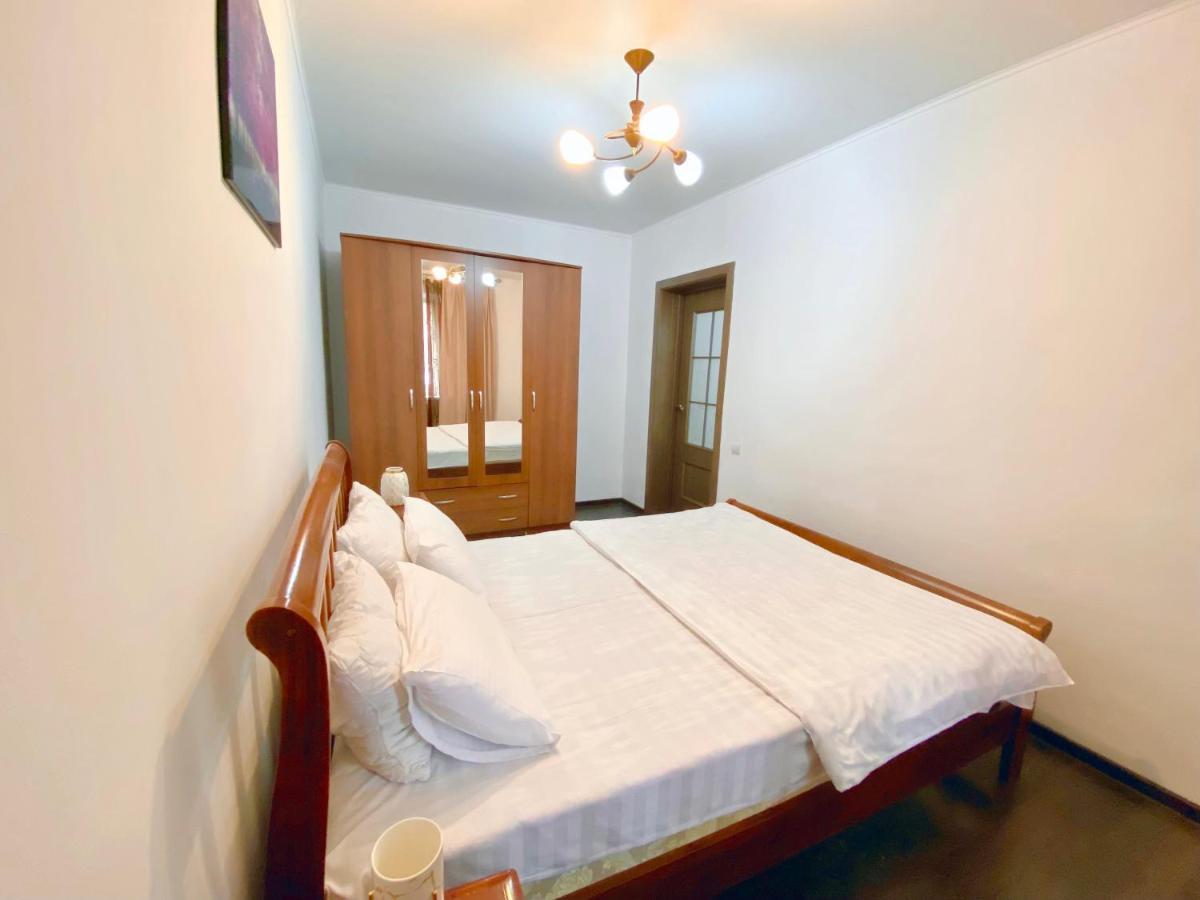 Comfortable Apartment, Samal 2 Almaty Esterno foto